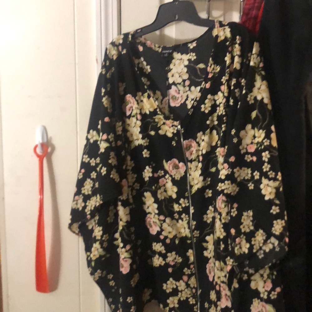 Torrid zip front kimono